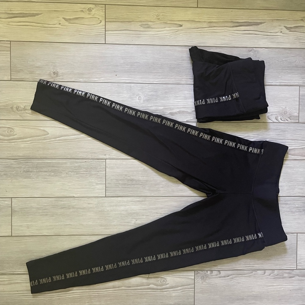 2 yoga / workout pants